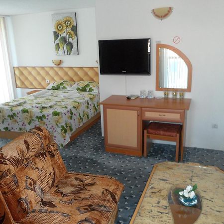 Sianie Guest House ラヴダ エクステリア 写真