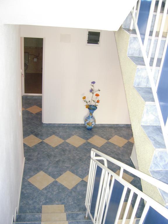 Sianie Guest House ラヴダ エクステリア 写真