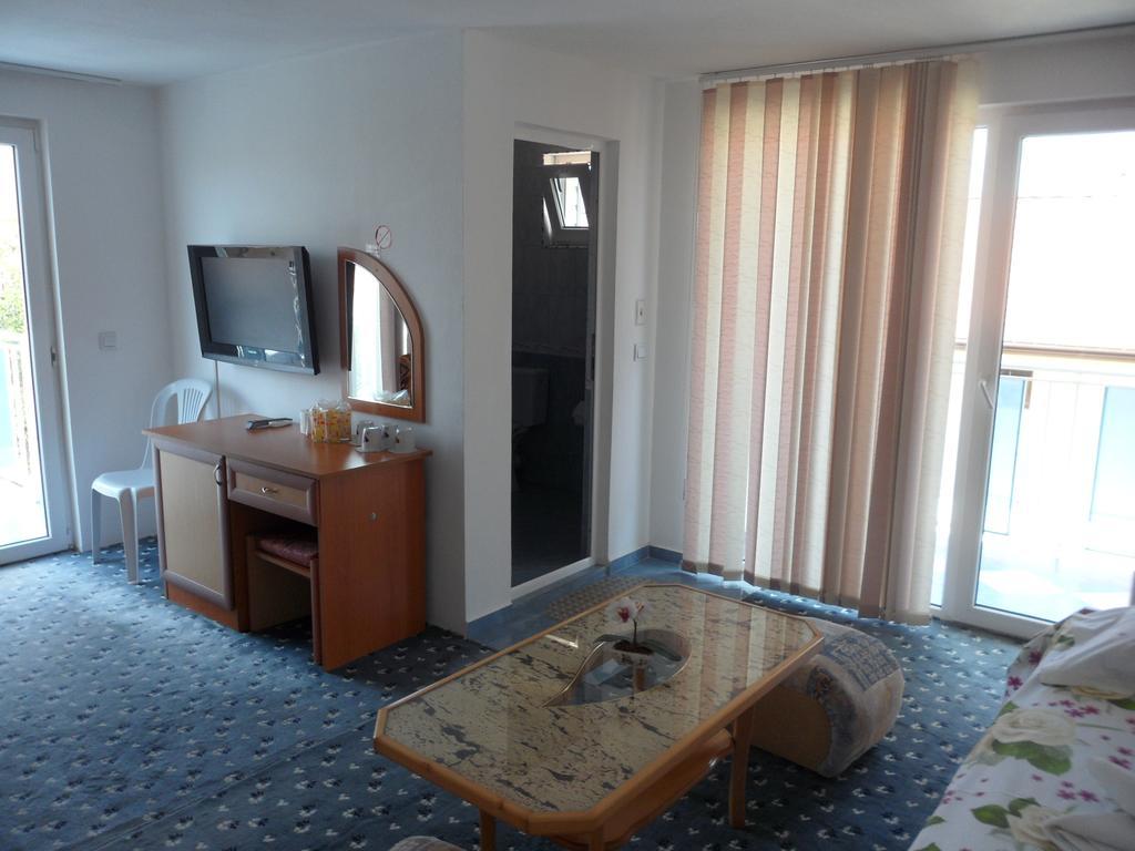Sianie Guest House ラヴダ エクステリア 写真