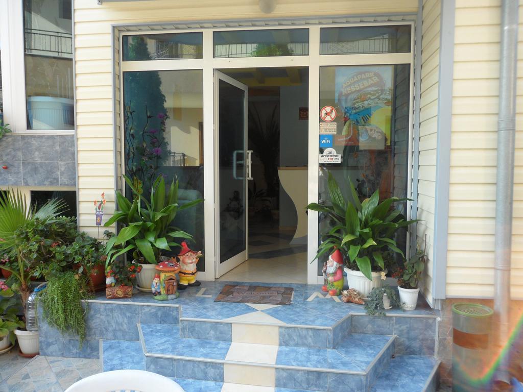 Sianie Guest House ラヴダ エクステリア 写真